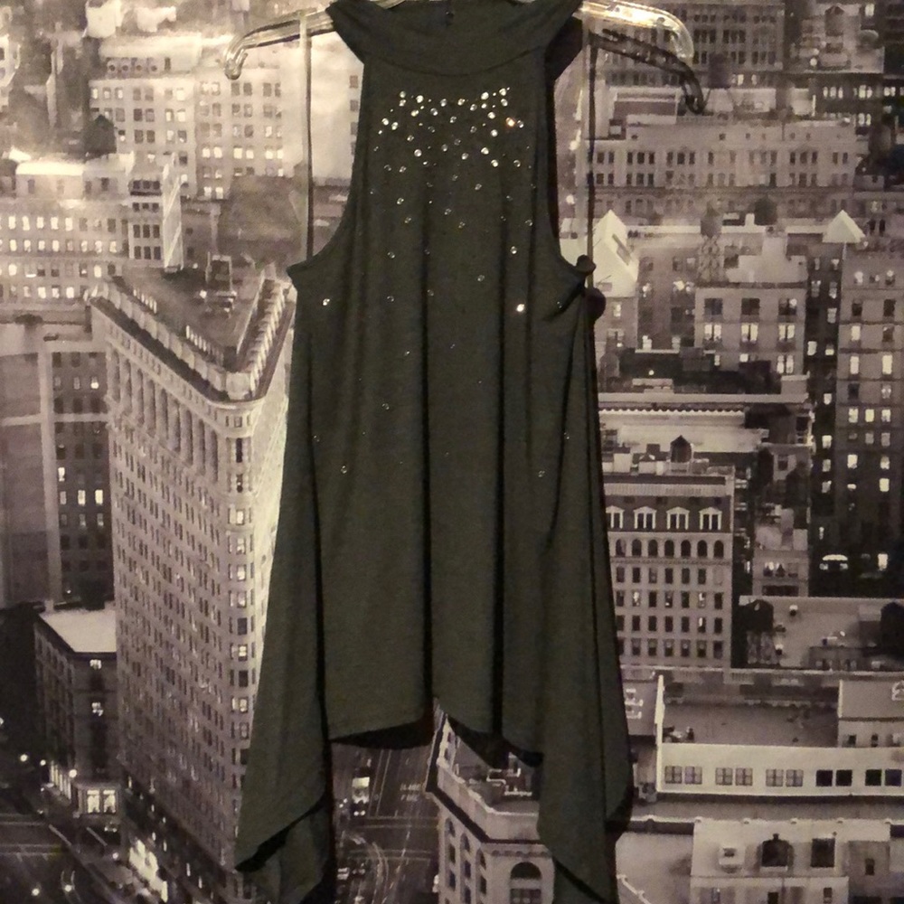 Venus Bedazzled tank-NWT